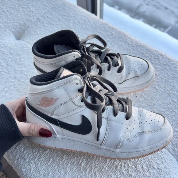 Nike Air Jordan 1 Mid GS Artic Orange Pink Size 5.5Y - Picture 1 of 11